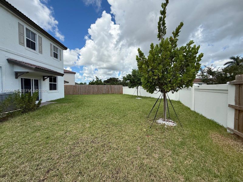 Exterior details and patio area of a home in , Homestead (Image 4).