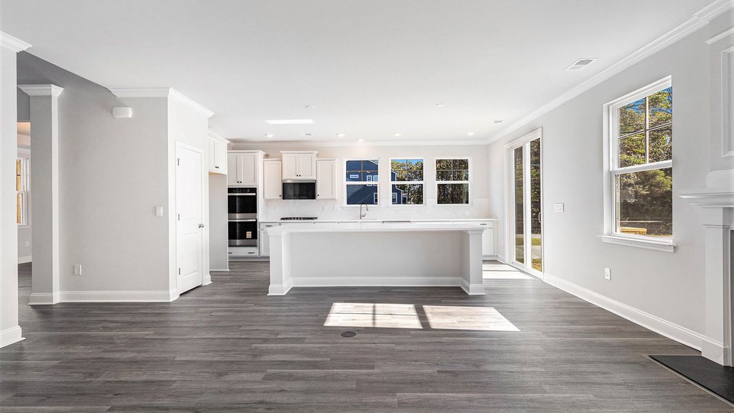 Spacious, unfurnished interior of a new home in Belle Park, North Myrtle Beach (Image 12).