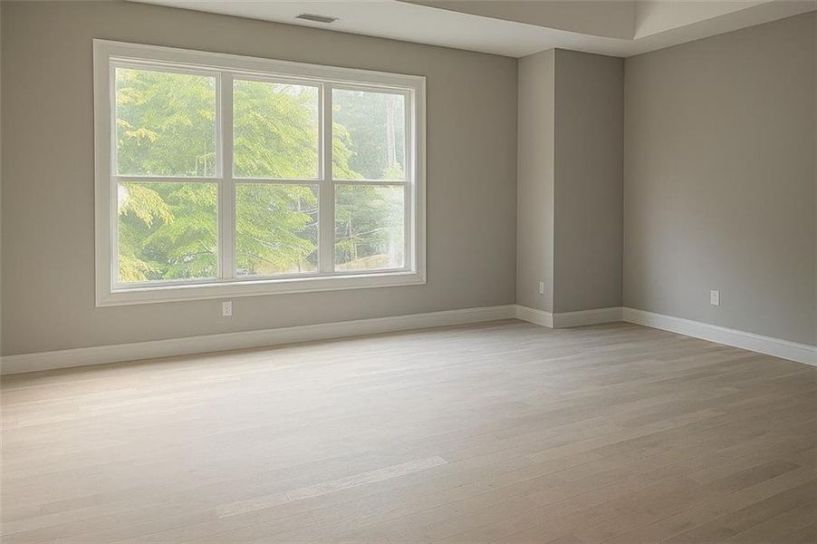 Spacious, unfurnished interior of a new home in , Atlanta (Image 14).