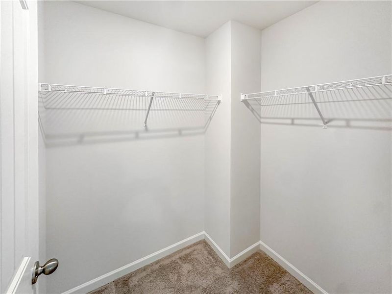 Spacious, unfurnished interior of a new home in Oakhurst Glen, Fairburn (Image 16).
