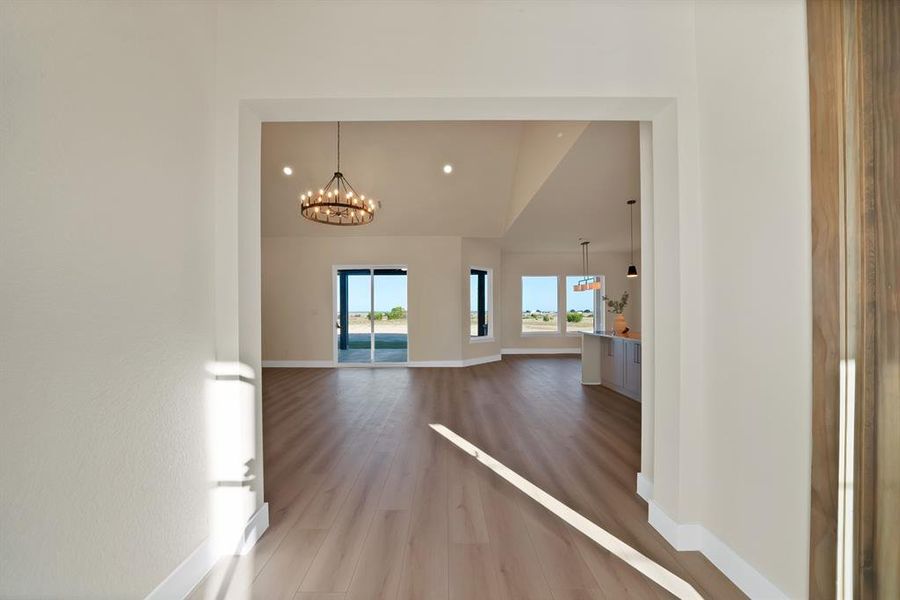 Spacious, unfurnished interior of a new home in , Weatherford (Image 33).