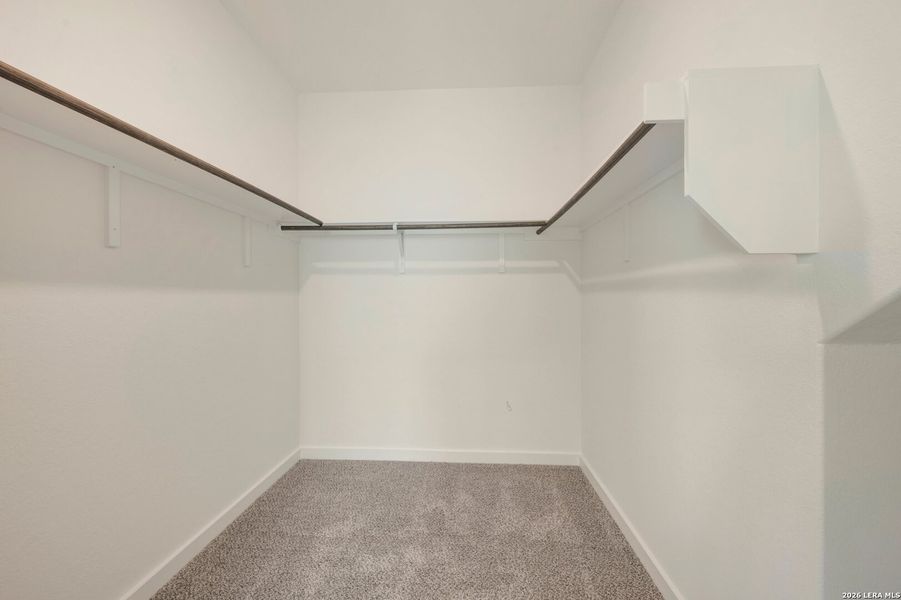 Spacious, unfurnished interior of a new home in Cinco Lakes, San Antonio (Image 25).