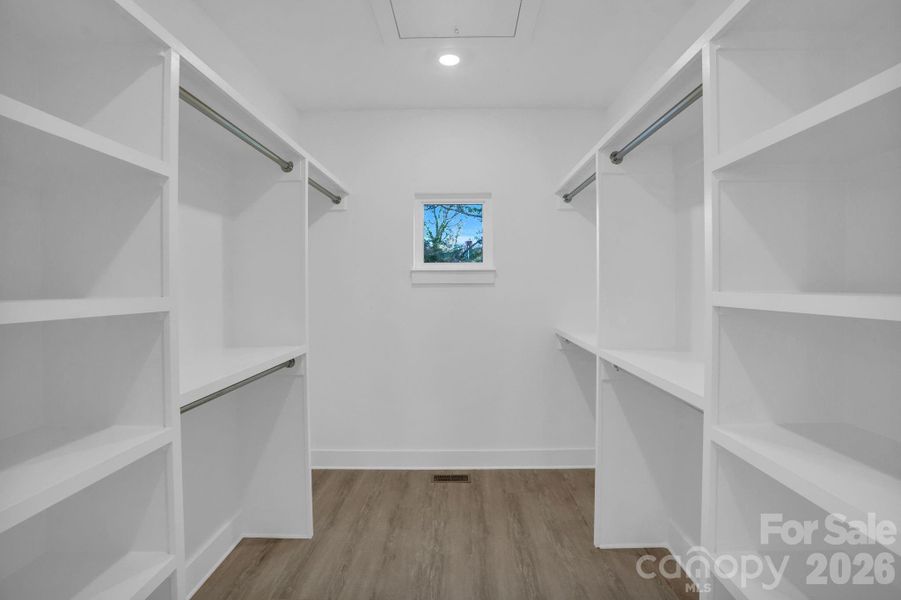Spacious, unfurnished interior of a new home in , Charlotte (Image 17).
