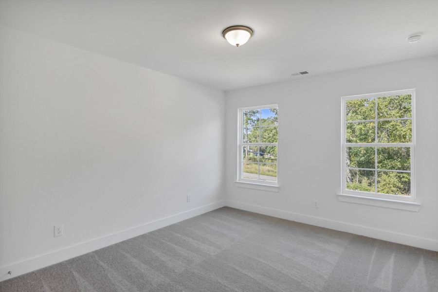 Spacious, unfurnished interior of a new home in Ashton Lakes, Lexington (Image 34).