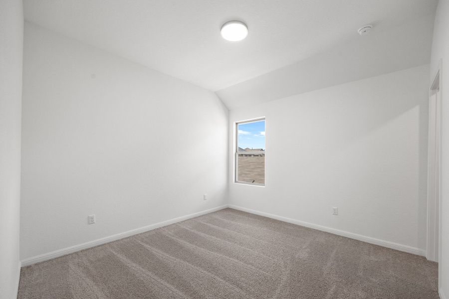 Spacious, unfurnished interior of a new home in Trinity Ranch, Elgin (Image 32).