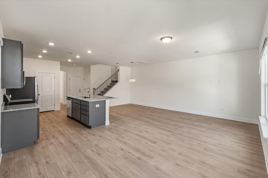 Spacious, unfurnished interior of a new home in The Landings at Montague, Goose Creek (Image 20).