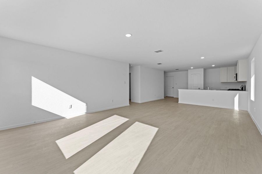 Spacious, unfurnished interior of a new home in Friendship Oaks, Fredericksburg (Image 15).