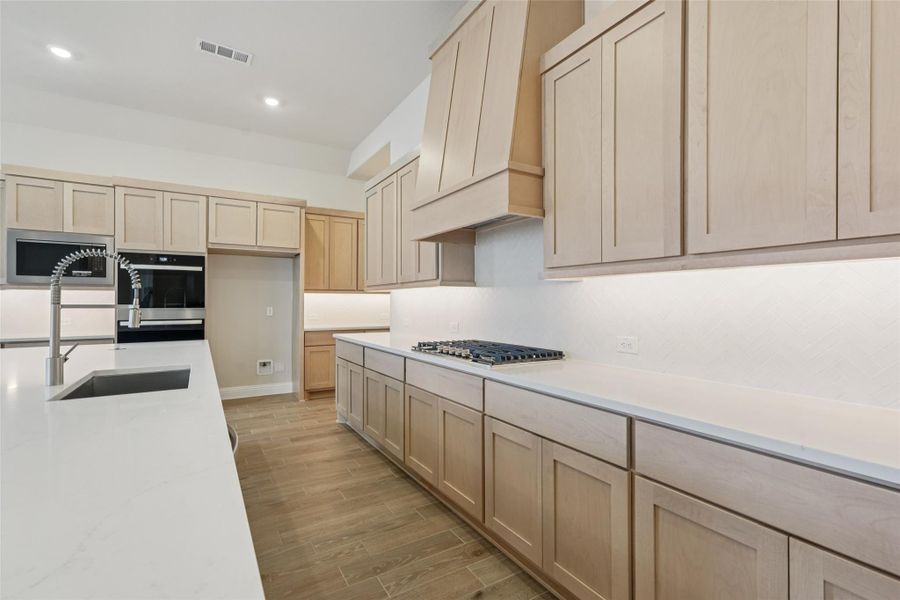Furnished interior view inside a new home in Sienna 65', Missouri City (Image 20).