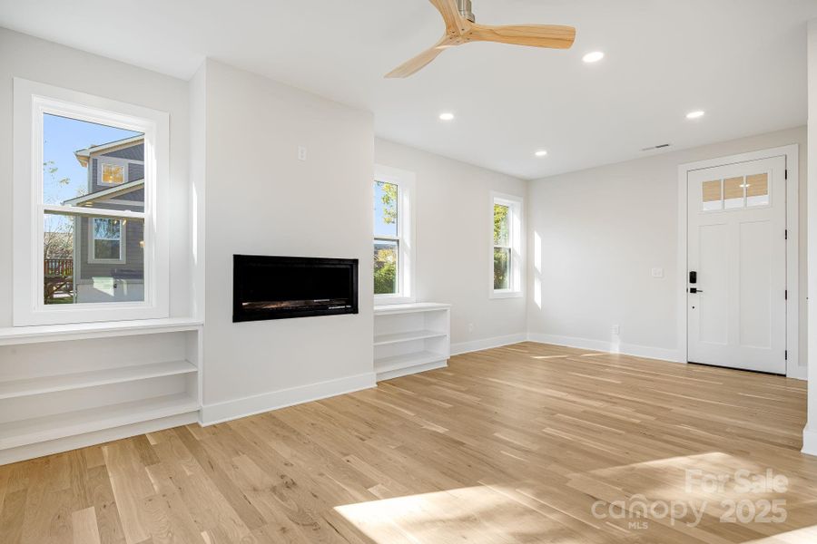 Spacious, unfurnished interior of a new home in , Asheville (Image 16).