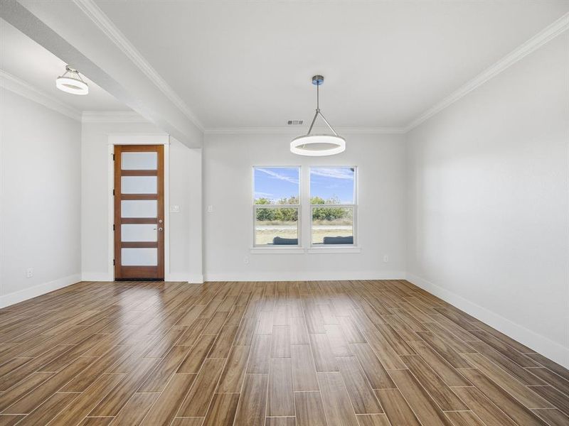 Spacious, unfurnished interior of a new home in , Weatherford (Image 18).