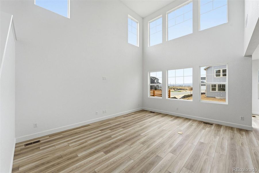 3323 N Catawba ~ Ready Now