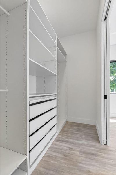 Walking Closet