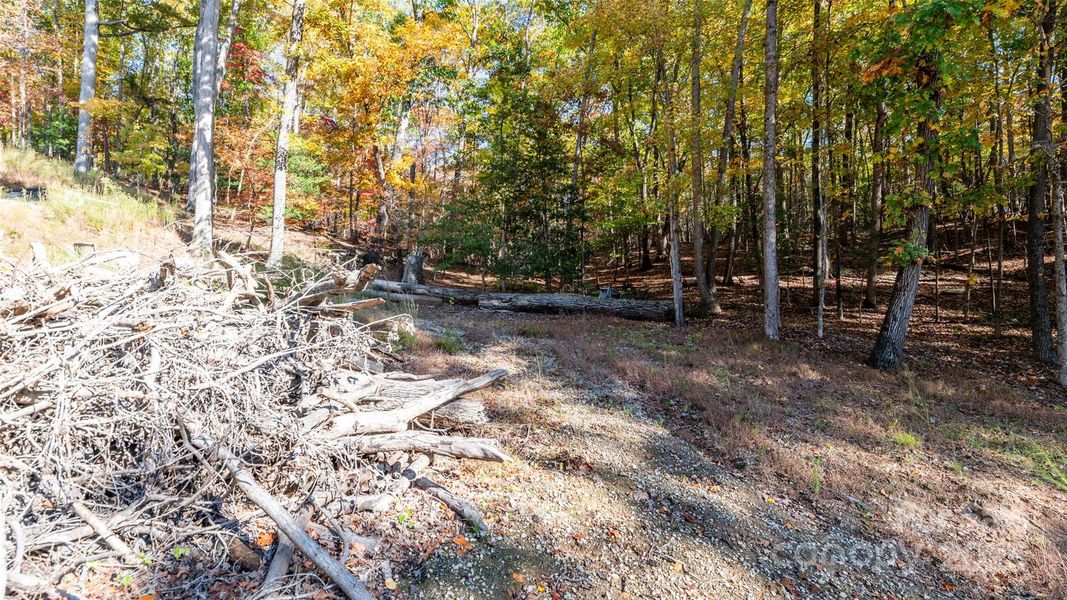 Natural landscape and outdoor views near in Statesville (Image 22). Natural landscape and outdoor views near in Statesville (Image 22).