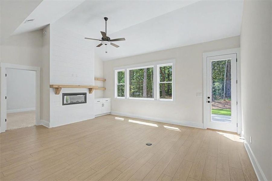 Spacious, unfurnished interior of a new home in , Dallas (Image 26). Spacious, unfurnished interior of a new home in , Dallas (Image 26).
