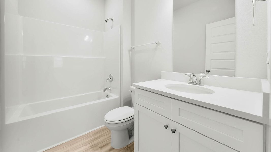 Furnished interior view inside a new home in Titus Park, Panama City (Image 9).