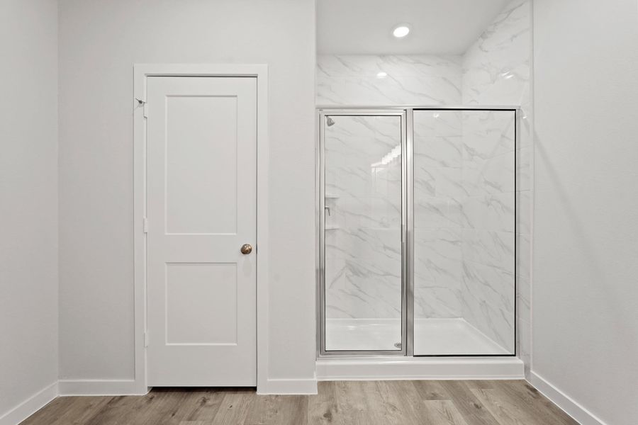 Spacious, unfurnished interior of a new home in Sunterra, Katy (Image 22). Spacious, unfurnished interior of a new home in Sunterra, Katy (Image 22).