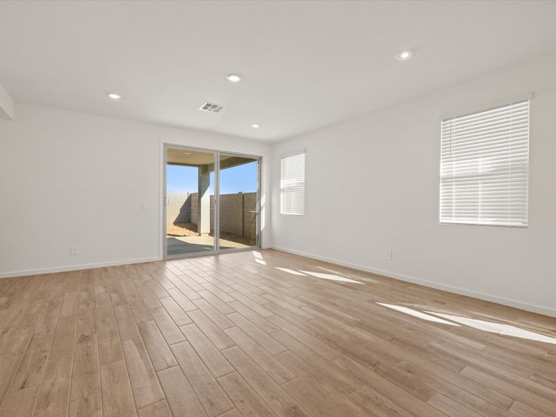 Spacious, unfurnished interior of a new home in Silva Farms - Estate Series, Goodyear (Image 8). Spacious, unfurnished interior of a new home in Silva Farms - Estate Series, Goodyear (Image 8).