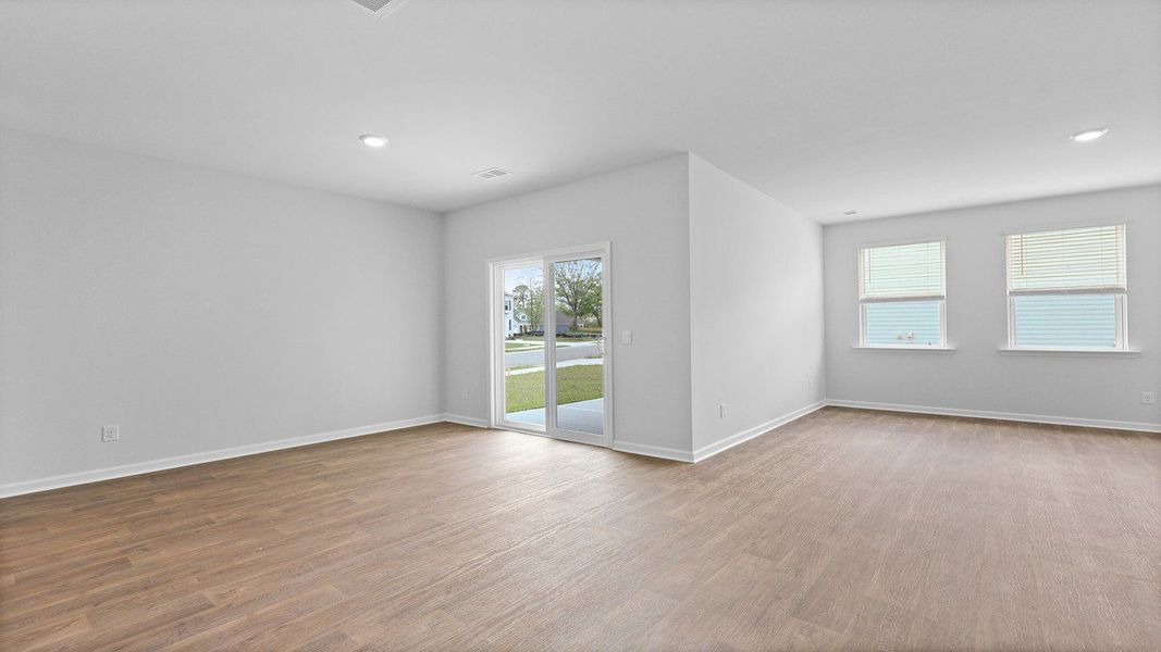 Spacious, unfurnished interior of a new home in Lakeview at Kitfield, Moncks Corner (Image 31).