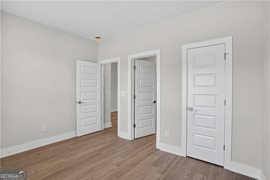 Spacious, unfurnished interior of a new home in The Fairways at Mirror Lake, Villa Rica (Image 20).