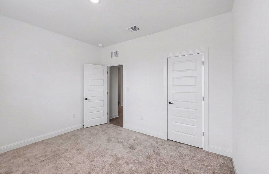 Spacious, unfurnished interior of a new home in Lagos, Manor (Image 19).