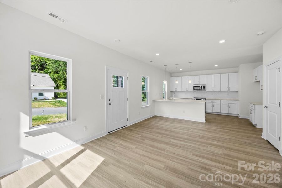Spacious, unfurnished interior of a new home in , Gastonia (Image 29).