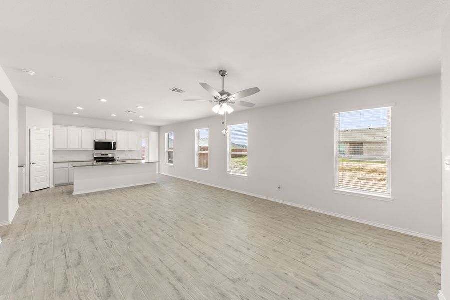 Front exterior of a new home in Northspur, Terrell, TX, highlighting curb appeal (Image 5). Front exterior of a new home in Northspur, Terrell, TX, highlighting curb appeal (Image 5).