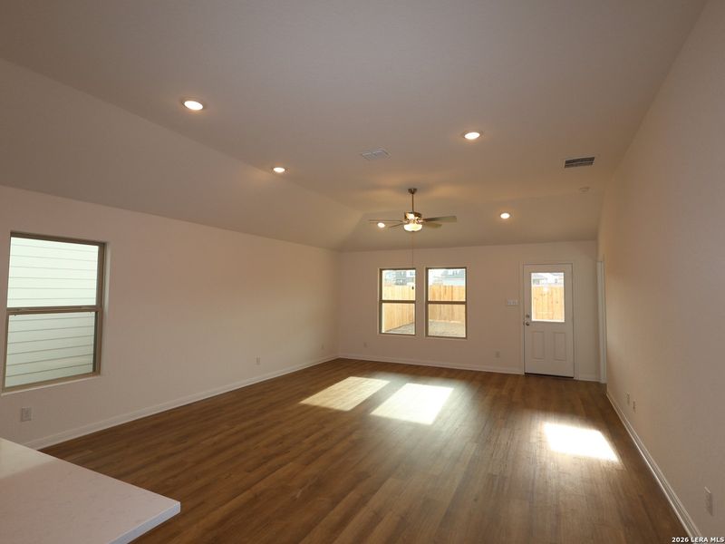 Spacious, unfurnished interior of a new home in Agave, San Antonio (Image 26).