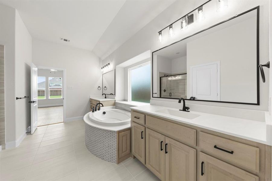 DFW-Lovers Landing-Concept 2622-405 Heritage Hill Drive-Primary bathroom3-Risewell Homes DFW-Lovers Landing-Concept 2622-405 Heritage Hill Drive-Primary bathroom3-Risewell Homes