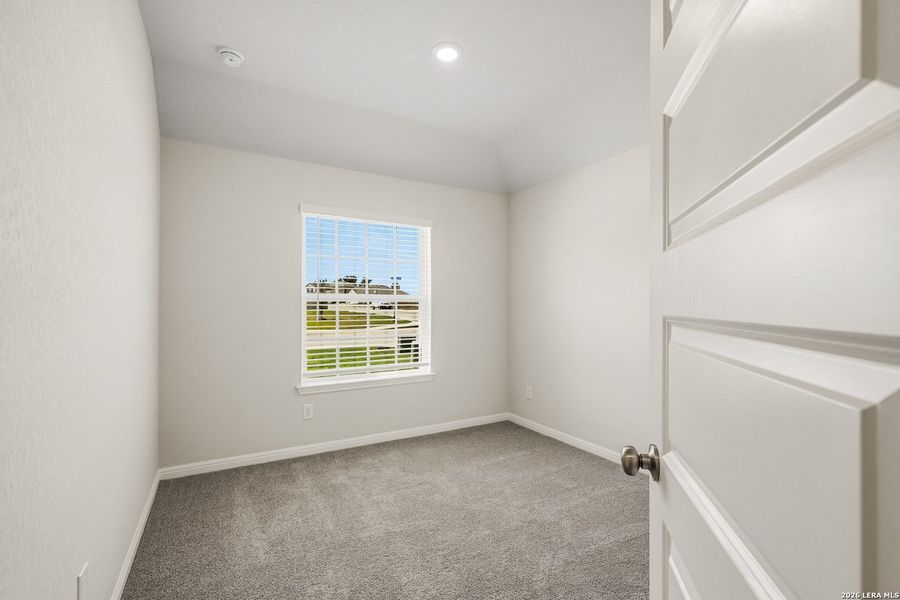 Spacious, unfurnished interior of a new home in Cinco Lakes, San Antonio (Image 18). Spacious, unfurnished interior of a new home in Cinco Lakes, San Antonio (Image 18).
