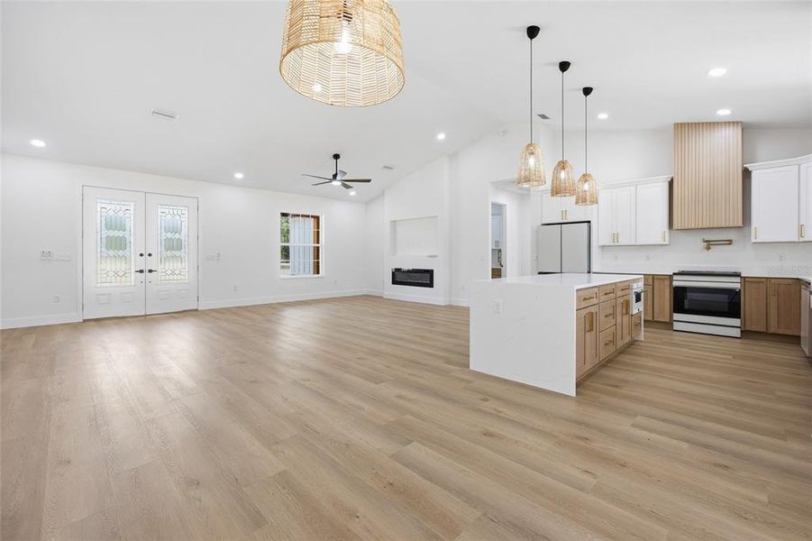 Spacious, unfurnished interior of a new home in , Dunnellon (Image 23).