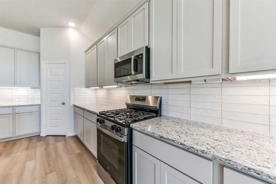 Furnished interior view inside a new home in River Ranch Meadows, Dayton (Image 9).