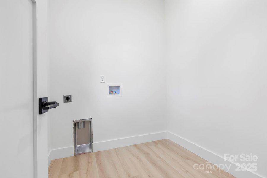 Image 28 of a home in .