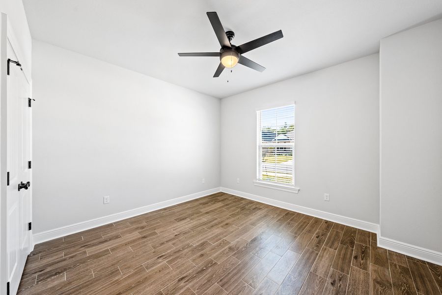 Spacious, unfurnished interior of a new home in Sentinel Ridge, Pace (Image 15).
