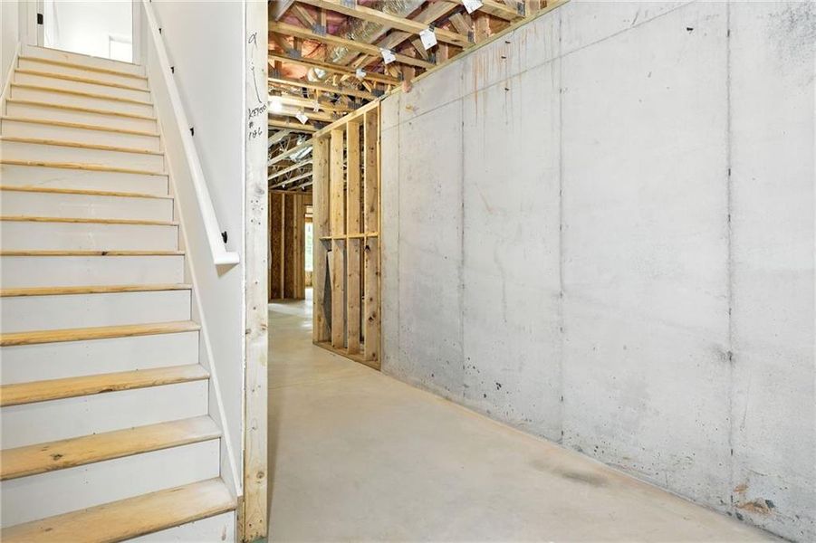 Spacious, unfurnished interior of a new home in , Marietta (Image 29).