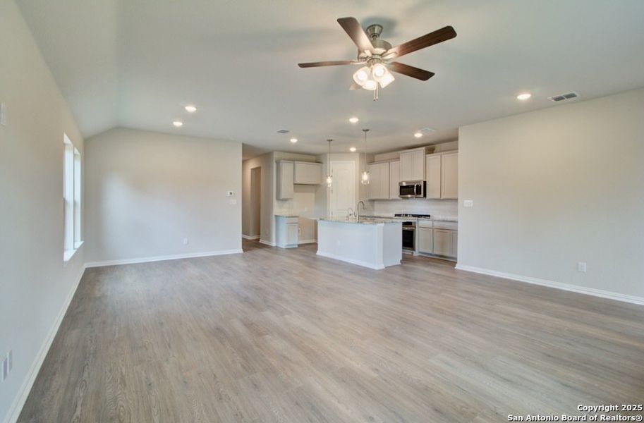 Spacious, unfurnished interior of a new home in Clear Creek, New Braunfels (Image 17). Spacious, unfurnished interior of a new home in Clear Creek, New Braunfels (Image 17).