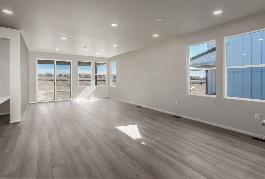 Spacious, unfurnished interior of a new home in Prairie Song, Windsor (Image 25).