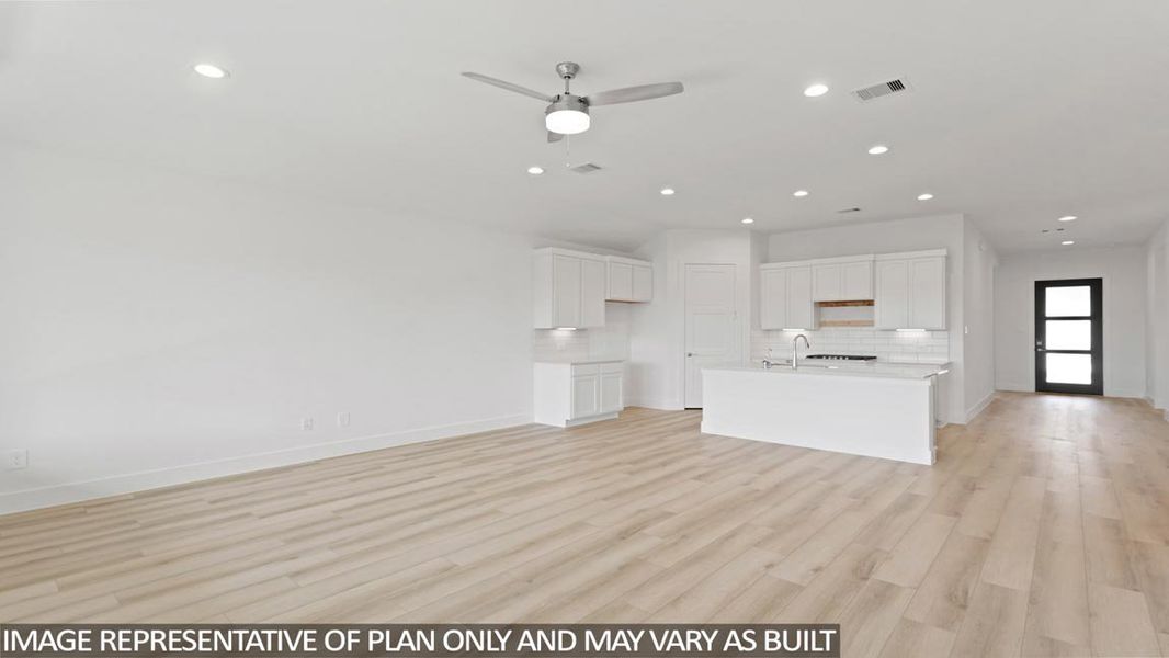 Spacious, unfurnished interior of a new home in Silverthorne, Conroe (Image 22).