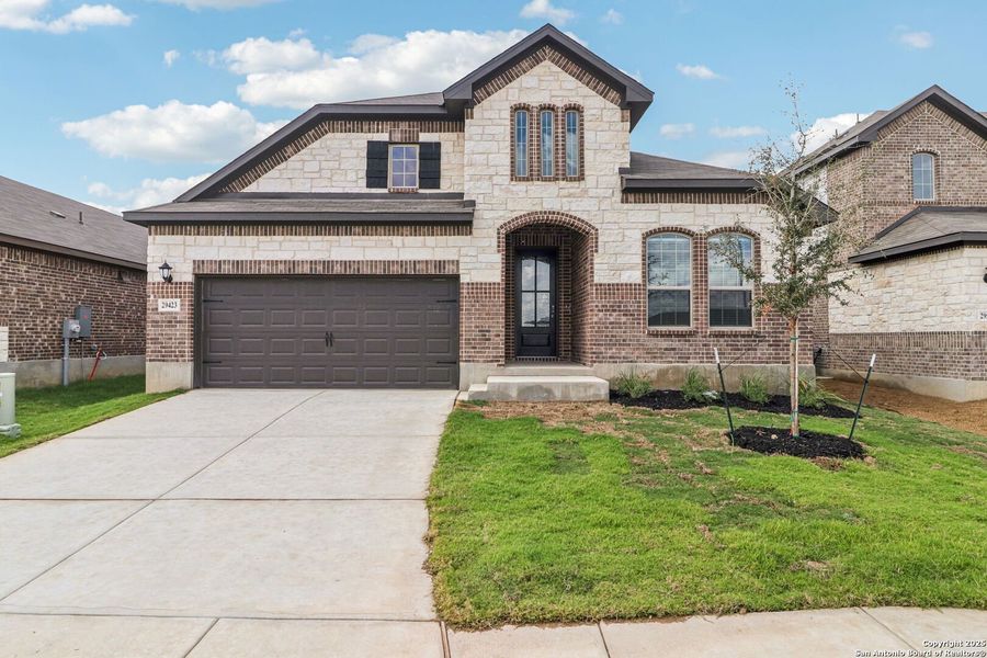 Exterior details and patio area of a home in Fox Falls, Boerne (Image 4).