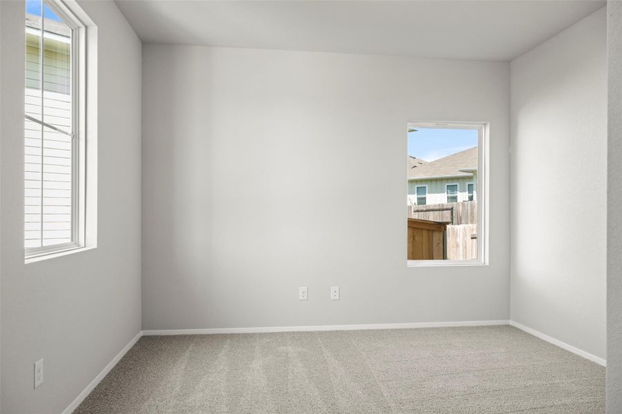 Spacious, unfurnished interior of a new home in Cloverleaf, Austin (Image 21).
