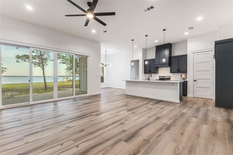 Spacious, unfurnished interior of a new home in , Kemp (Image 22).