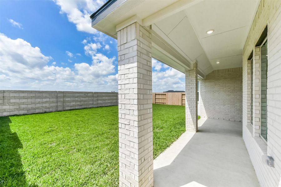 Exterior details and patio area of a home in River Ranch Meadows, Dayton (Image 4).