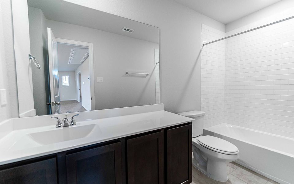 Furnished interior view inside a new home in Paramount, Kyle (Image 9).