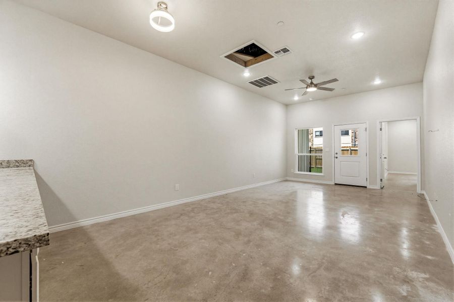 Spacious, unfurnished interior of a new home in , Copperas Cove (Image 12).