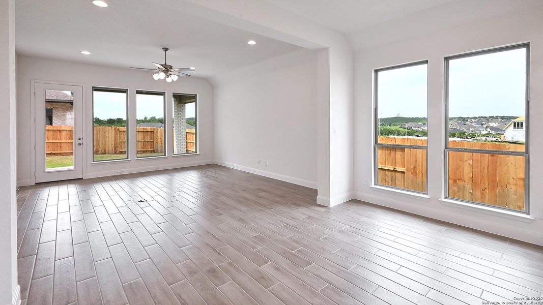 Spacious, unfurnished interior of a new home in Homestead 55', Cibolo (Image 18). Spacious, unfurnished interior of a new home in Homestead 55', Cibolo (Image 18).