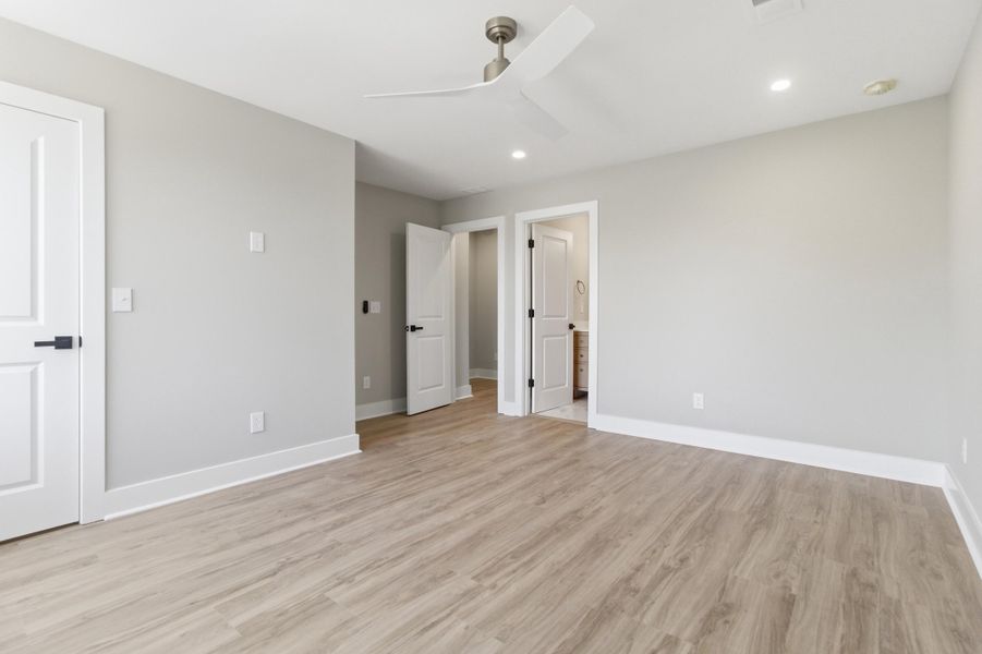 Spacious, unfurnished interior of a new home in , Charleston (Image 23).