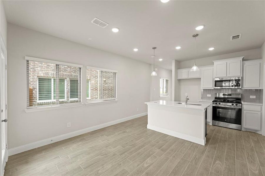 06_1064 Happy Holly 06_1064 Happy Holly