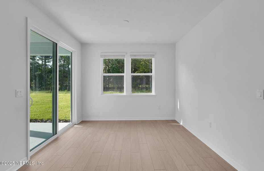Spacious, unfurnished interior of a new home in Hyland Trail, Green Cove Springs (Image 14).