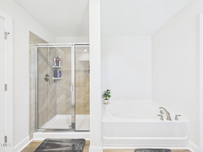 CAM01608G0-PR0104-STILL044