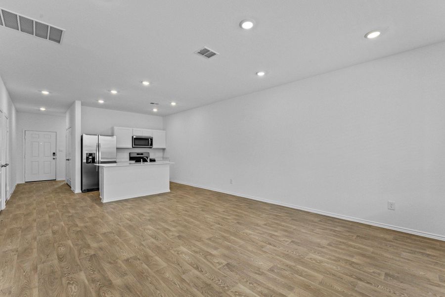 Spacious, unfurnished interior of a new home in Wayside, Uhland (Image 17).