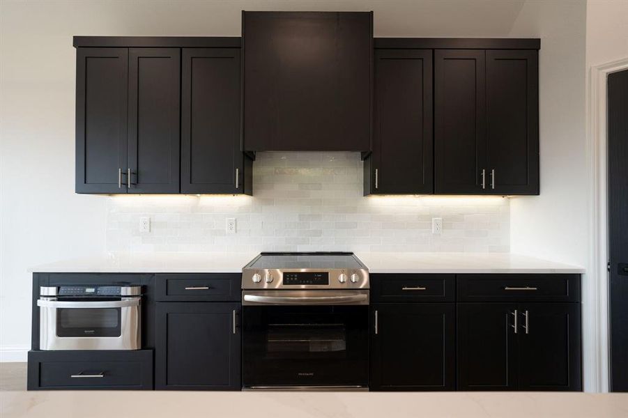 Furnished interior view inside a new home in , Glenn Heights (Image 7).